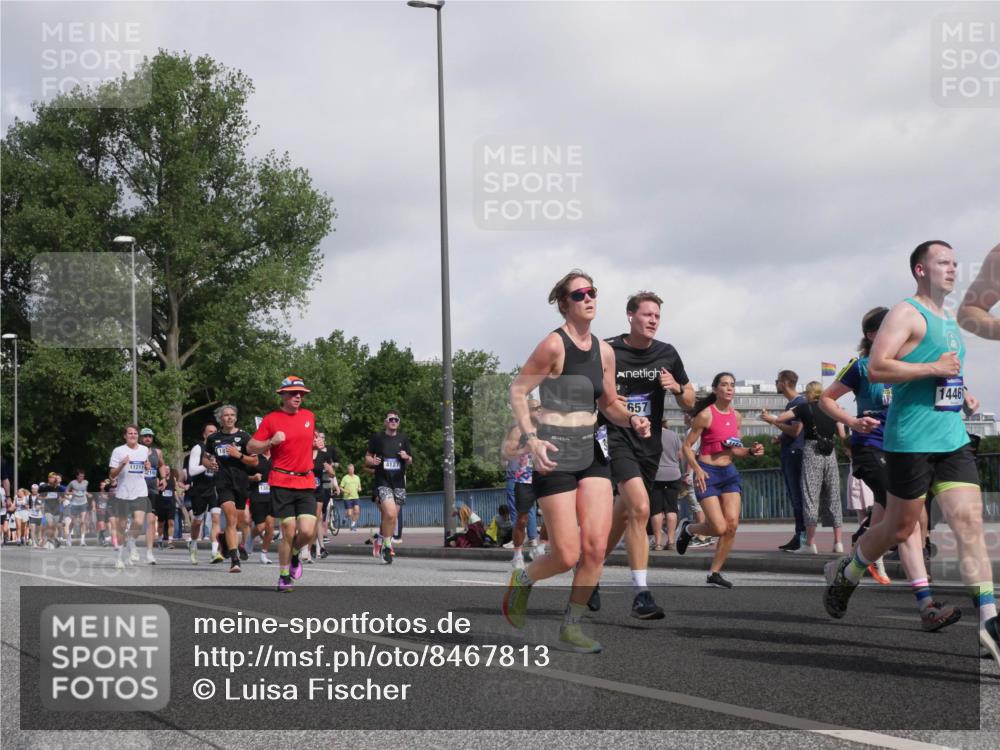 29.06.2025 - hella hamburg halbmarathon Luisa Fischer http://msf.ph/oto/8467813 29.06.2025 09:58:33 Kennedybrücke 11211, 216, 4127, 657, 1446, 1151, 1216, 1461, 1689, 3654, 3945, 4033, 4127, 4938, 6481, 6994, 7100, 7224, 7269, 7332, 7657, 9491, 9551, 9934, 10811 meine-sportfotos.de