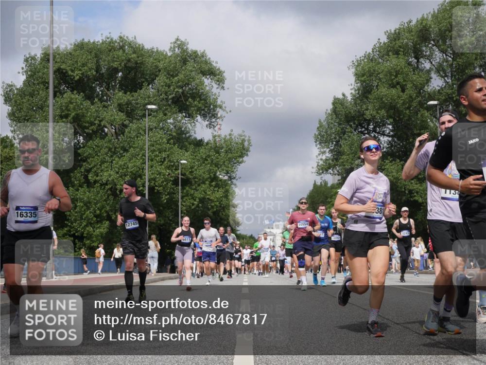 29.06.2025 - hella hamburg halbmarathon Luisa Fischer http://msf.ph/oto/8467817 29.06.2025 10:42:39 Kennedybrücke 16335, 12745, 6611, 10554, 12092, 381, 8243, 113, 1232, 2893, 6342, 6343, 6611, 7053, 7263, 7684, 8243, 8367, 8783, 9393, 10001, 10516, 10554 meine-sportfotos.de