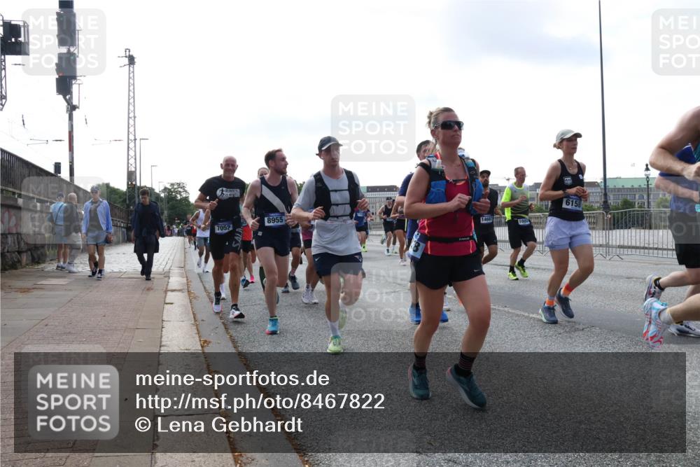 29.06.2025 - hella hamburg halbmarathon Lena Gebhardt http://msf.ph/oto/8467822 29.06.2025 09:55:19 Lombardsbrücke 7052, 8955, 14687, 10053, 6158, 1120, 1151, 1200, 1683, 1696, 1706, 1884, 1976, 2207, 2274, 2287, 2367, 2411, 2592, 2596, 2706, 2816, 3087, 3208, 3209, 3213, 3258, 3435, 3747, 3985, 4093, 4121, 4189, 4832, 4847, 4890, 4938, 5102, 5399, 5459, 5638, 5705, 5708, 5915, 6027, 6054, 6158, 6290, 6389, 6421, 6532, 6662, 6836, 6923, 6938, 6991, 7052, 7312, 7335, 7659, 7908, 8371, 8437, 8487, 8693, 8889, 8981, 9031, 9093, 9159, 9476, 9661, 9710, 9869, 9931, 11333 meine-sportfotos.de