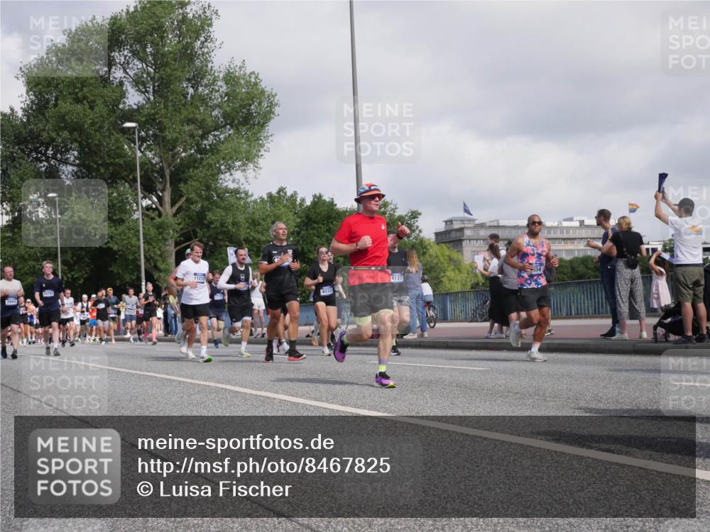 29.06.2025 - hella hamburg halbmarathon Luisa Fischer http://msf.ph/oto/8467825 29.06.2025 09:58:33 Kennedybrücke 3945, 11211, 14791, 4127, 34, 4033, 1151, 1216, 1461, 1689, 3654, 3945, 4033, 4127, 4938, 6481, 6994, 7100, 7224, 7269, 7332, 7657, 9491, 9551, 9934, 10811 meine-sportfotos.de