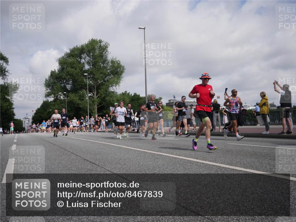 29.06.2025 - hella hamburg halbmarathon Luisa Fischer http://msf.ph/oto/8467839 29.06.2025 09:58:34 Kennedybrücke 11211, 1151, 1216, 1461, 1689, 3654, 3945, 4033, 4127, 4938, 5708, 6481, 6994, 7100, 7224, 7269, 7332, 7657, 9491, 9551, 9934, 10596, 10811 meine-sportfotos.de