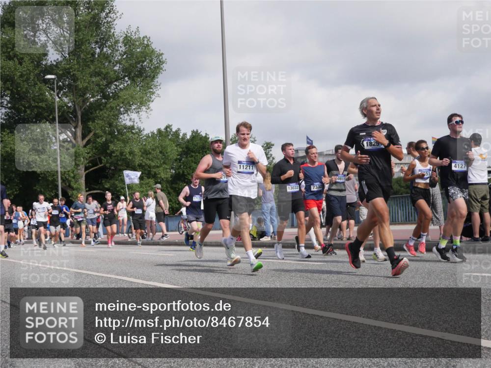 29.06.2025 - hella hamburg halbmarathon Luisa Fischer http://msf.ph/oto/8467854 29.06.2025 09:58:35 Kennedybrücke 7224, 1905, 17173, 11211, 13032, 0811, 7332, 1825, 51, 4127, 1151, 1216, 1689, 3654, 3945, 4033, 4127, 4346, 4938, 5708, 6481, 6994, 7100, 7224, 7269, 7332, 7657, 9491, 9551, 9934, 10596, 10811 meine-sportfotos.de