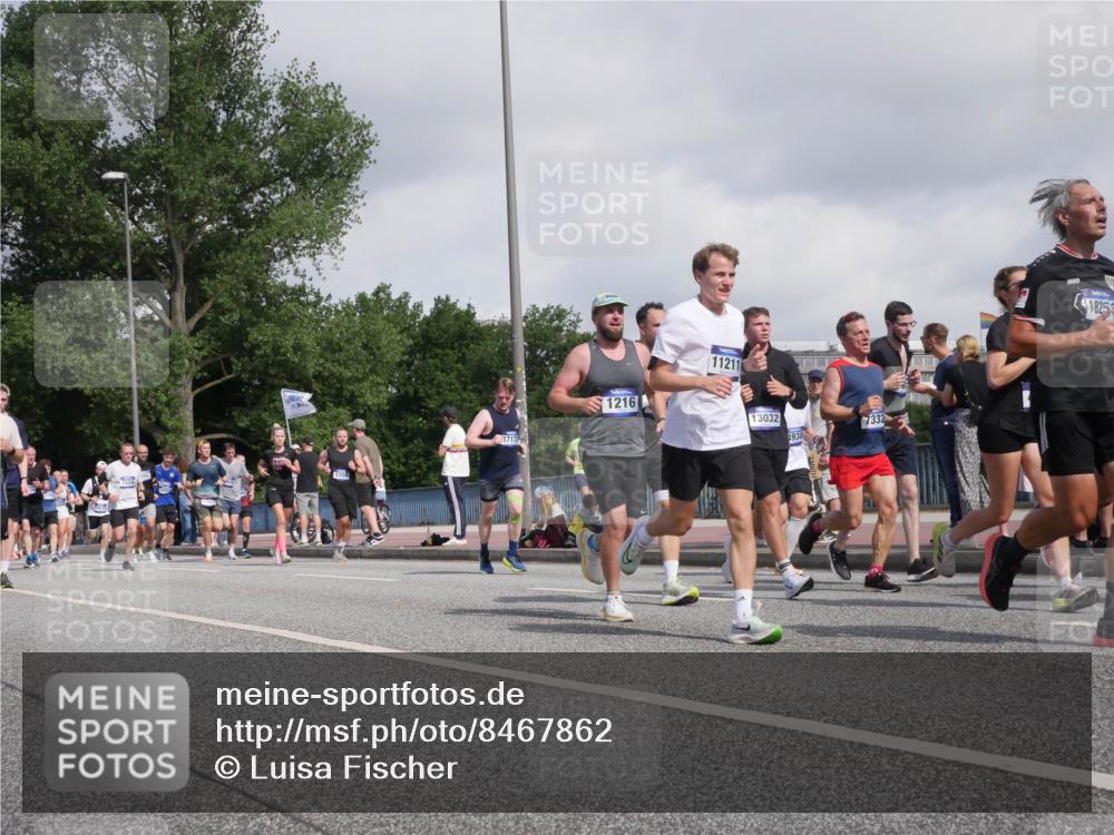 29.06.2025 - hella hamburg halbmarathon Luisa Fischer http://msf.ph/oto/8467862 29.06.2025 09:58:36 Kennedybrücke 7224, 17173, 1216, 11211, 13032, 193, 7332, 1825, 1151, 1216, 1689, 3060, 3945, 4033, 4127, 4346, 4938, 5708, 6134, 6481, 6994, 7100, 7224, 7332, 8390, 9491, 9551, 9934, 10596, 10811 meine-sportfotos.de