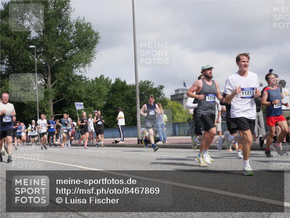 29.06.2025 - hella hamburg halbmarathon Luisa Fischer http://msf.ph/oto/8467869 29.06.2025 09:58:36 Kennedybrücke 3945, 7224, 1717, 1216, 11211, 7332, 1151, 1216, 1689, 3060, 3945, 4033, 4127, 4346, 4938, 5708, 6134, 6481, 6994, 7100, 7224, 7332, 8390, 9491, 9551, 9934, 10596, 10811 meine-sportfotos.de