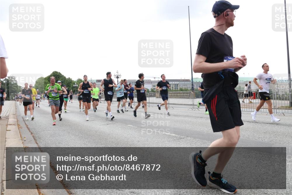 29.06.2025 - hella hamburg halbmarathon Lena Gebhardt http://msf.ph/oto/8467872 29.06.2025 10:32:41 Lombardsbrücke 16898, 16999, 7749, 1, 18, 5727, 12470, 1078, 1199, 1237, 1640, 1732, 1987, 2059, 2276, 3022, 3365, 3422, 3653, 3660, 3670, 3707, 3708, 3753, 3778, 4365, 4446, 4555, 4857, 5783, 5871, 5941, 6040, 6228, 6312, 6315, 6861, 7308, 7309, 7387, 7468, 7531, 7633, 7702, 7749, 7750, 8124, 8127, 8170, 8175, 8303, 8625, 8787, 8839, 8840, 8914, 8993, 9010, 9034, 9125, 9188, 9206, 9471, 9542, 9768, 10002, 10013, 10048, 10277, 11756, 12423, 12424 meine-sportfotos.de