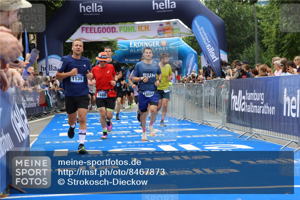 29.06.2025 - hella hamburg halbmarathon Strokosch-Dieckow http://msf.ph/oto/8467873 29.06.2025 10:46:55 Ziel 1139, 1689, 4091, 4377, 9794, 10122, 13728, 13940, 14385, 14415, 14449, 14594, 14783, 15825, 16081, 17172, 17492, 17892, 17979, 19105 meine-sportfotos.de