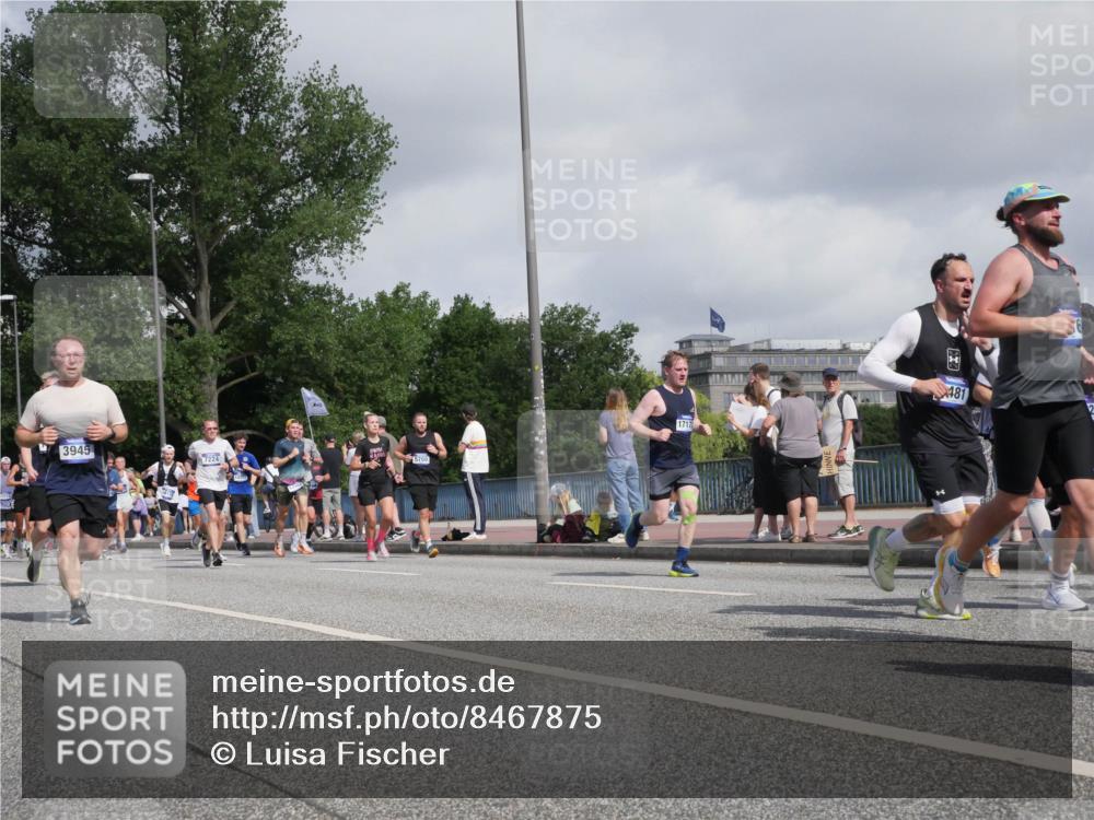 29.06.2025 - hella hamburg halbmarathon Luisa Fischer http://msf.ph/oto/8467875 29.06.2025 09:58:37 Kennedybrücke 3945, 7224, 5708, 1717, 481, 1143, 1151, 1216, 1689, 2260, 3060, 3399, 3945, 4033, 4127, 4346, 4938, 5708, 6134, 6481, 6994, 7100, 7224, 7332, 8390, 8821, 9551, 9934, 10596, 10811 meine-sportfotos.de