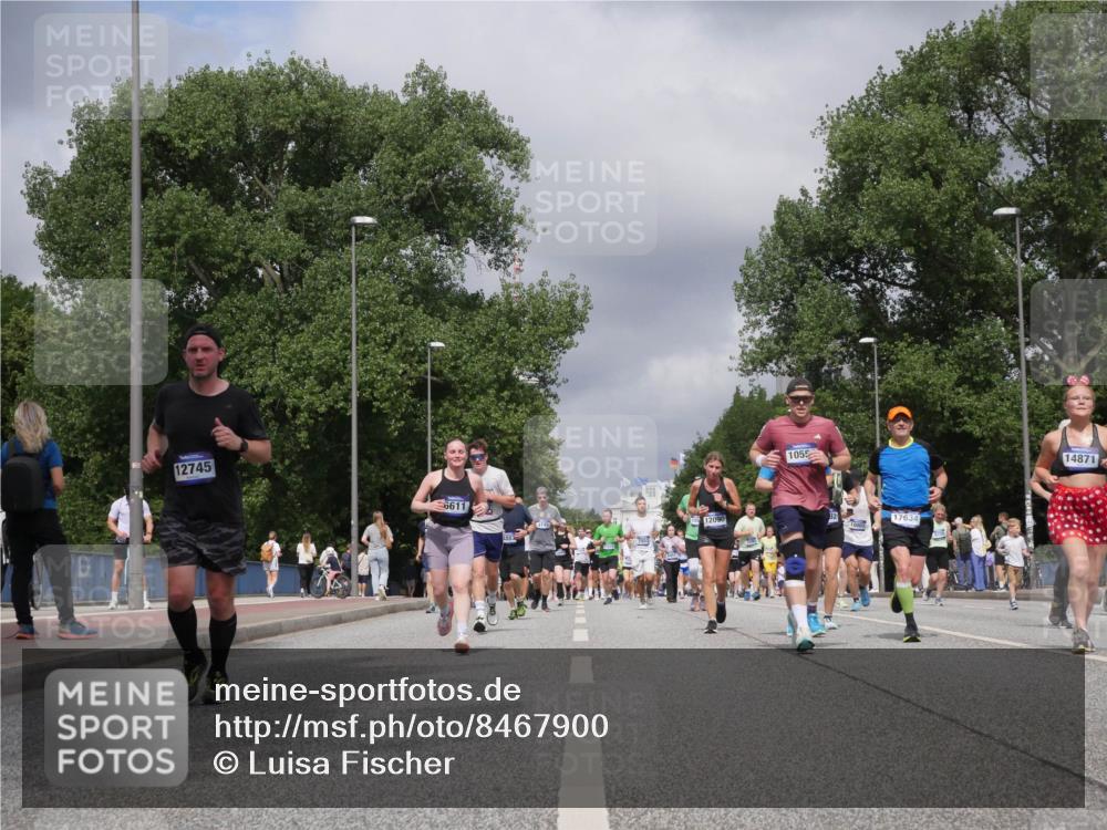 29.06.2025 - hella hamburg halbmarathon Luisa Fischer http://msf.ph/oto/8467900 29.06.2025 10:42:40 Kennedybrücke 12745, 6611, 10912090, 1055, 17634, 14871, 1232, 2893, 6342, 6343, 6611, 7053, 7263, 7684, 8243, 8367, 8783, 9393, 9708, 10001, 10516, 10554 meine-sportfotos.de