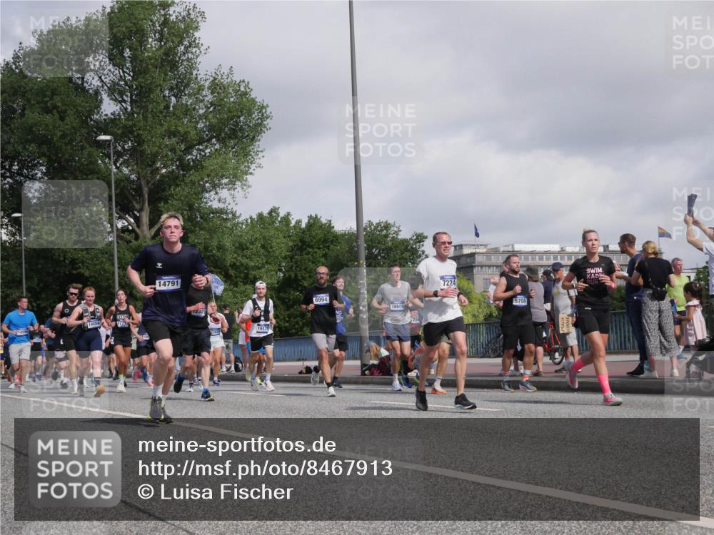29.06.2025 - hella hamburg halbmarathon Luisa Fischer http://msf.ph/oto/8467913 29.06.2025 09:58:40 Kennedybrücke 14458, 11733, 14791, 12379, 16175, 6994, 16608, 7224, 5708, 1143, 1257, 1507, 2250, 2260, 2884, 3060, 3399, 3945, 4346, 4557, 4938, 5116, 5708, 6134, 6168, 6481, 6994, 7100, 7224, 8390, 8668, 8821, 9074, 10596, 10603, 10811 meine-sportfotos.de