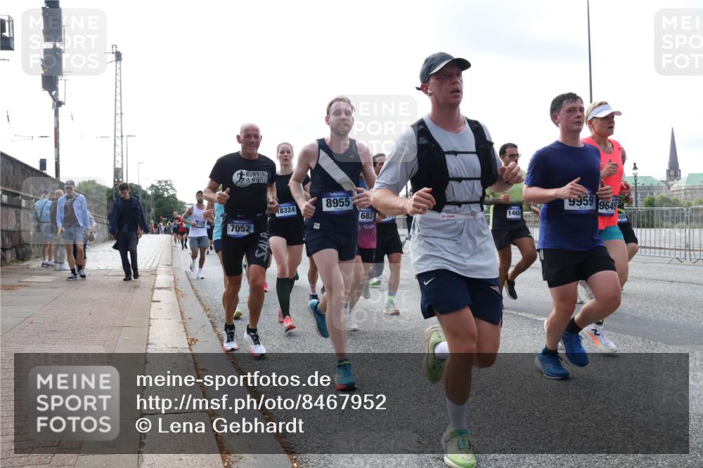 29.06.2025 - hella hamburg halbmarathon Lena Gebhardt http://msf.ph/oto/8467952 29.06.2025 09:55:20 Lombardsbrücke 8955, 8324, 683, 3153, 7052, 1468, 9959, 9649, 0053, 1120, 1151, 1200, 1683, 1696, 1706, 1884, 1976, 2207, 2274, 2287, 2411, 2592, 2596, 2706, 2816, 3087, 3208, 3209, 3213, 3258, 3435, 3747, 3985, 4088, 4093, 4121, 4189, 4832, 4847, 4890, 4938, 5102, 5399, 5459, 5638, 5705, 5708, 5915, 6027, 6054, 6158, 6290, 6389, 6421, 6532, 6662, 6836, 6923, 6938, 6991, 7052, 7312, 7335, 7659, 7908, 8371, 8437, 8487, 8693, 8889, 9031, 9093, 9159, 9476, 9661, 9869, 9931, 11333 meine-sportfotos.de