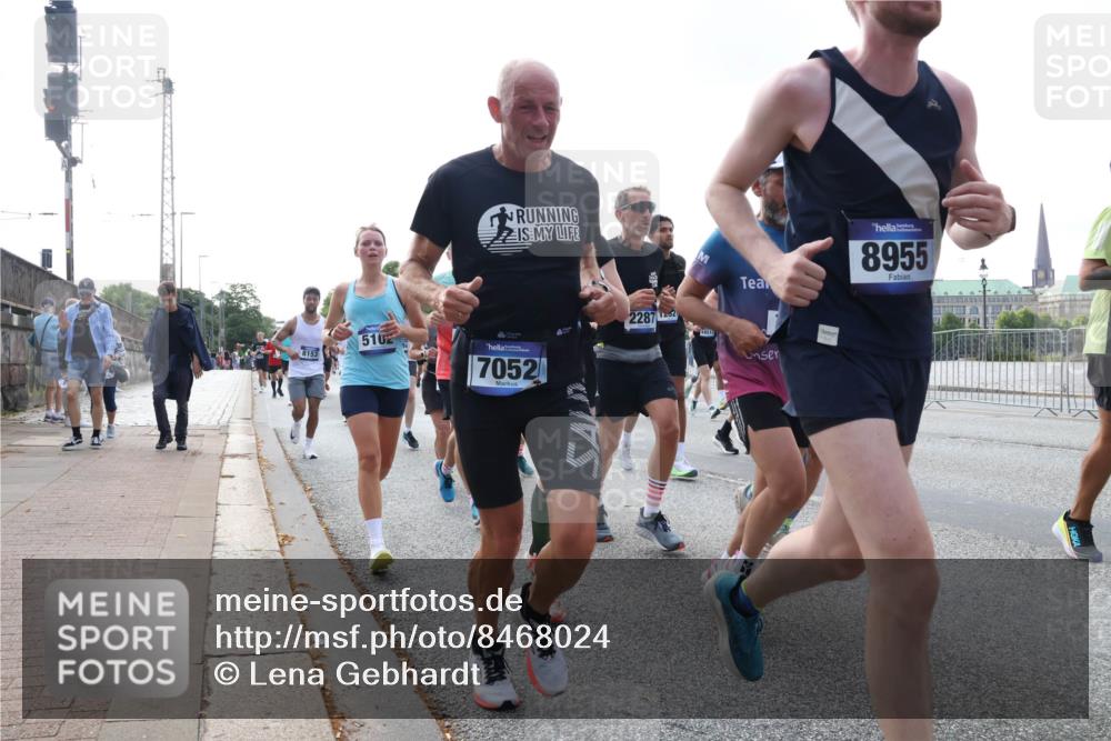 29.06.2025 - hella hamburg halbmarathon Lena Gebhardt http://msf.ph/oto/8468024 29.06.2025 09:55:21 Lombardsbrücke 8153, 510, 7052, 22872, 18513, 8955, 1120, 1151, 1200, 1683, 1696, 1706, 1884, 1976, 2207, 2274, 2287, 2411, 2592, 2596, 2706, 2708, 2718, 2816, 3087, 3208, 3209, 3213, 3258, 3435, 3747, 3985, 4088, 4093, 4121, 4189, 4832, 4847, 4890, 4938, 5102, 5399, 5421, 5459, 5638, 5705, 5708, 5915, 6027, 6054, 6158, 6290, 6389, 6421, 6532, 6662, 6836, 6923, 6938, 6991, 7052, 7312, 7659, 7908, 8371, 8437, 8487, 8693, 8889, 9031, 9093, 9159, 9476, 9661, 9869, 9931, 11333 meine-sportfotos.de