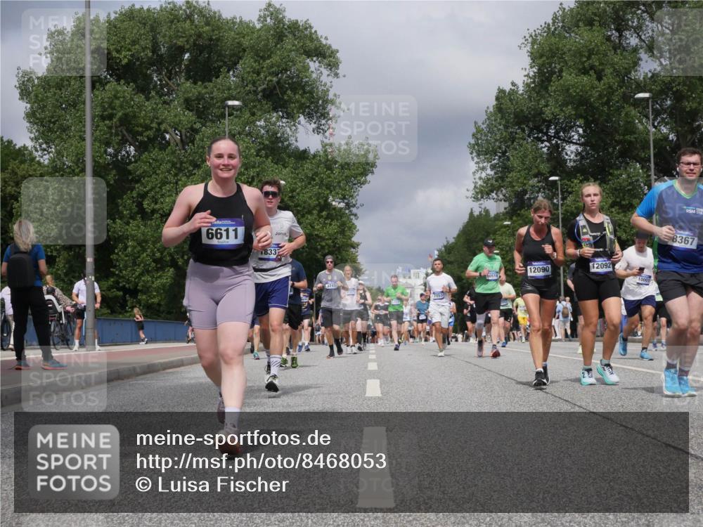 29.06.2025 - hella hamburg halbmarathon Luisa Fischer http://msf.ph/oto/8468053 29.06.2025 10:42:43 Kennedybrücke 6611, 1833, 3745, 7053, 12090, 12092, 10516, 8367, 1232, 2893, 6342, 6343, 6611, 7053, 8243, 8367, 8457, 9393, 9708, 10001, 10516, 10554 meine-sportfotos.de