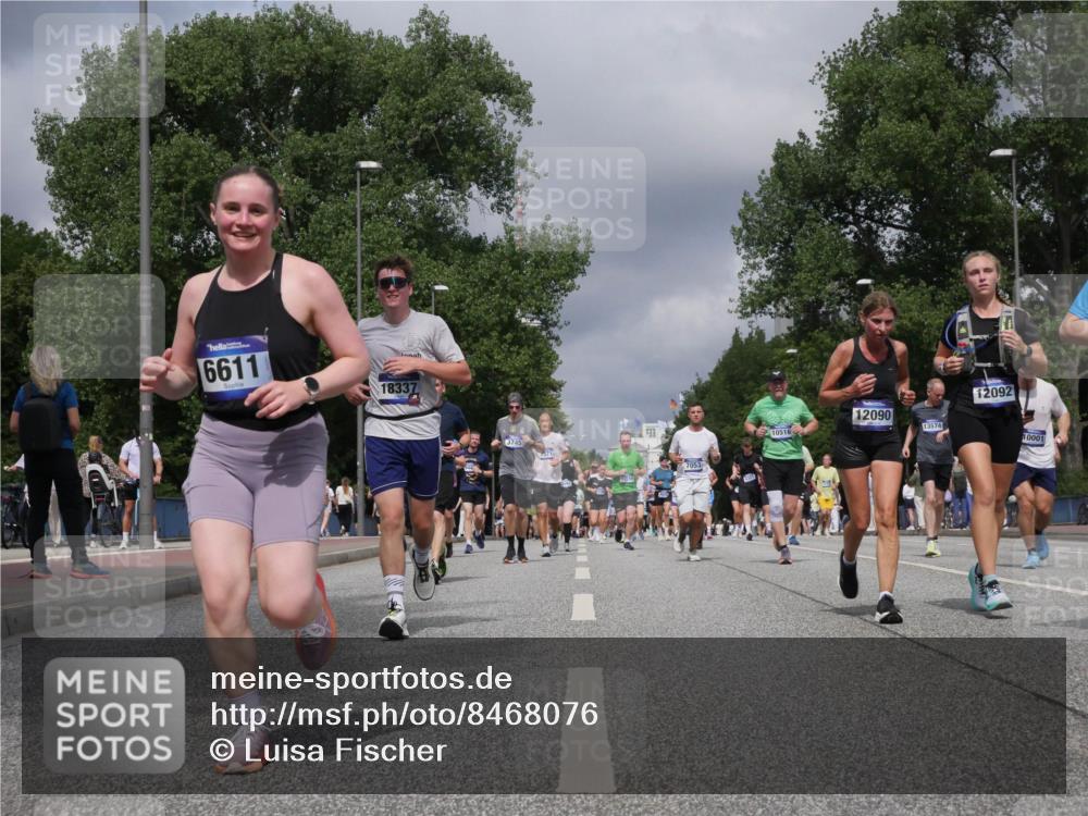 29.06.2025 - hella hamburg halbmarathon Luisa Fischer http://msf.ph/oto/8468076 29.06.2025 10:42:43 Kennedybrücke 6611, 18337, 3745, 7053, 135, 19, 10516, 12090, 13574, 12092, 10001, 1232, 2893, 6342, 6343, 6611, 7053, 8243, 8367, 8457, 9393, 9708, 10001, 10516, 10554 meine-sportfotos.de