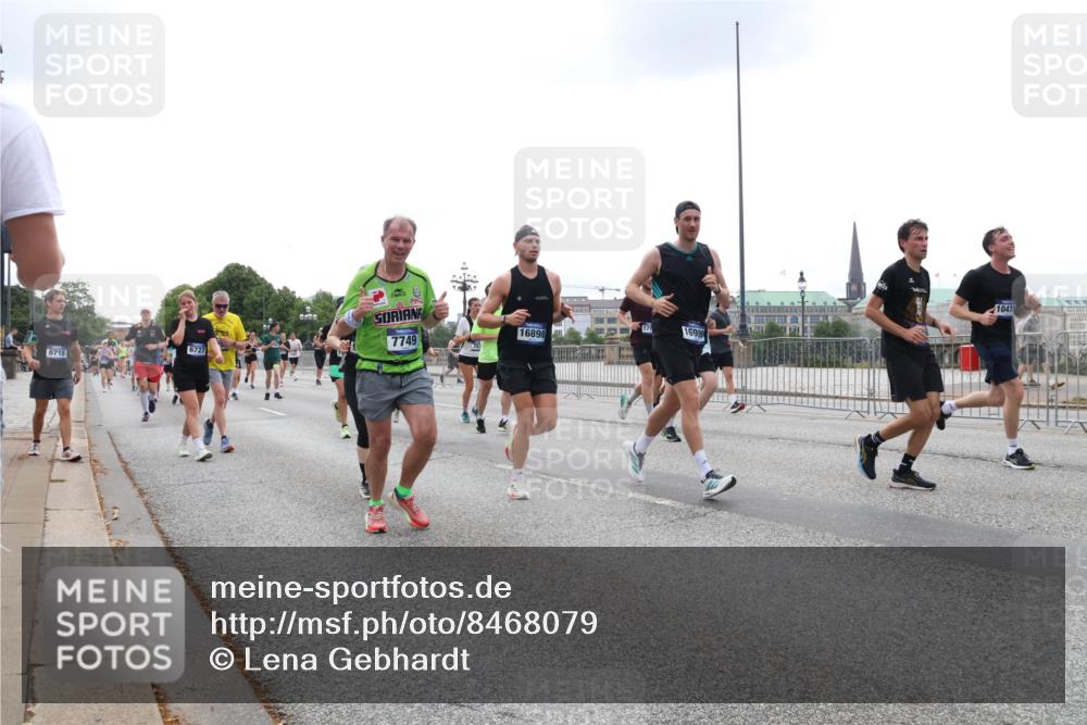 29.06.2025 - hella hamburg halbmarathon Lena Gebhardt http://msf.ph/oto/8468079 29.06.2025 10:32:42 Lombardsbrücke 6718, 10470, 171, 16898, 1699, 7749, 6727, 1078, 1199, 1237, 1640, 1732, 2059, 2276, 3022, 3365, 3422, 3653, 3660, 3670, 3707, 3708, 3753, 3778, 4365, 4446, 4555, 4857, 5783, 5871, 5941, 6040, 6228, 6312, 6315, 6861, 7308, 7309, 7387, 7468, 7531, 7633, 7702, 7749, 7750, 8124, 8127, 8170, 8175, 8303, 8625, 8787, 8839, 8840, 8914, 8993, 9010, 9034, 9125, 9188, 9206, 9471, 9542, 9768, 10002, 10013, 10048, 10277, 11756, 12423, 12424 meine-sportfotos.de