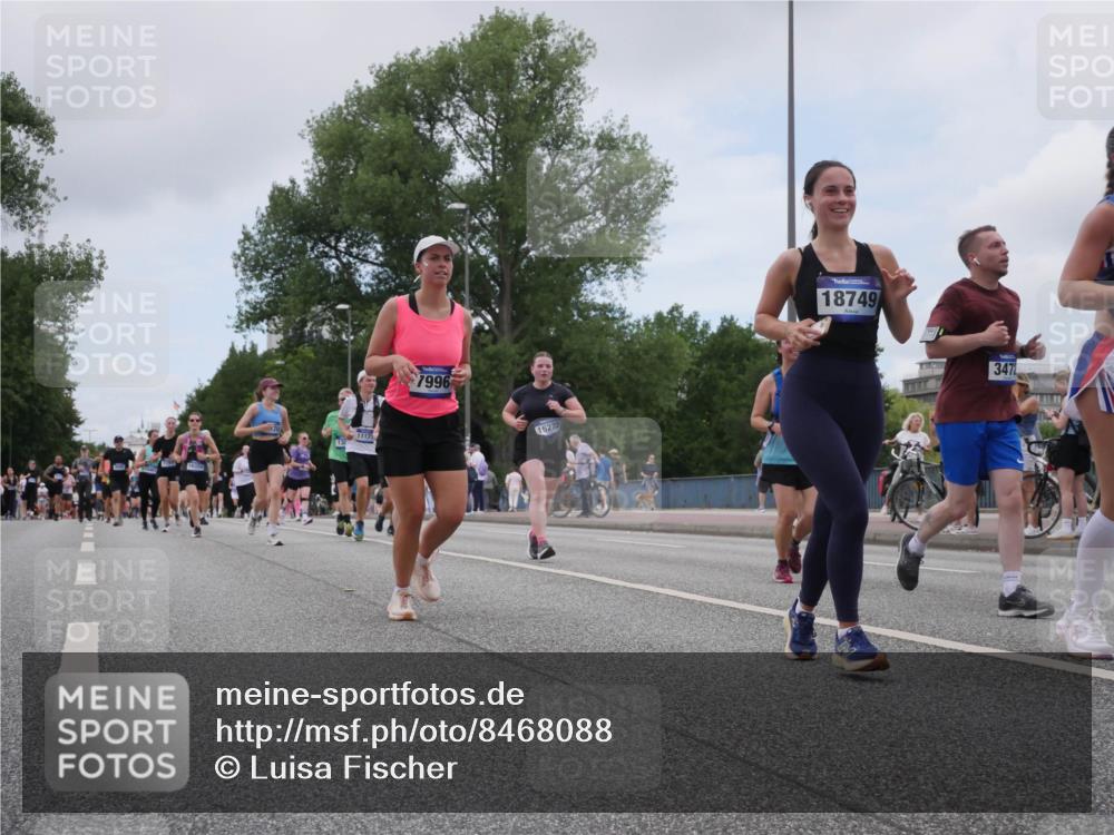 29.06.2025 - hella hamburg halbmarathon Luisa Fischer http://msf.ph/oto/8468088 29.06.2025 11:13:41 Kennedybrücke 11171, 7996, 16272, 18749, 347, 1299, 1301, 3472, 3498, 3500, 4790, 4956, 5402, 7261, 7996, 8018, 9827 meine-sportfotos.de