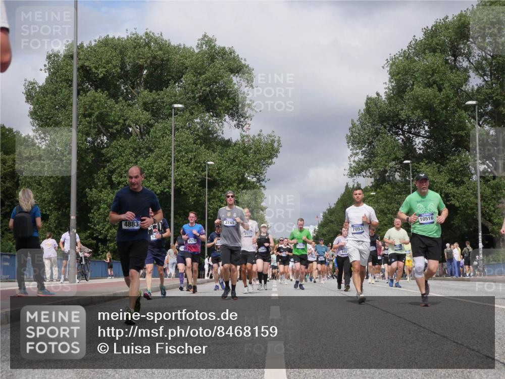 29.06.2025 - hella hamburg halbmarathon Luisa Fischer http://msf.ph/oto/8468159 29.06.2025 10:42:45 Kennedybrücke 4883, 2574, 3745, 2571, 13519, 845, 7053, 16382, 10516, 1232, 2893, 6321, 6611, 7053, 7501, 8243, 8367, 8457, 9393, 9708, 10001, 10516, 10554 meine-sportfotos.de