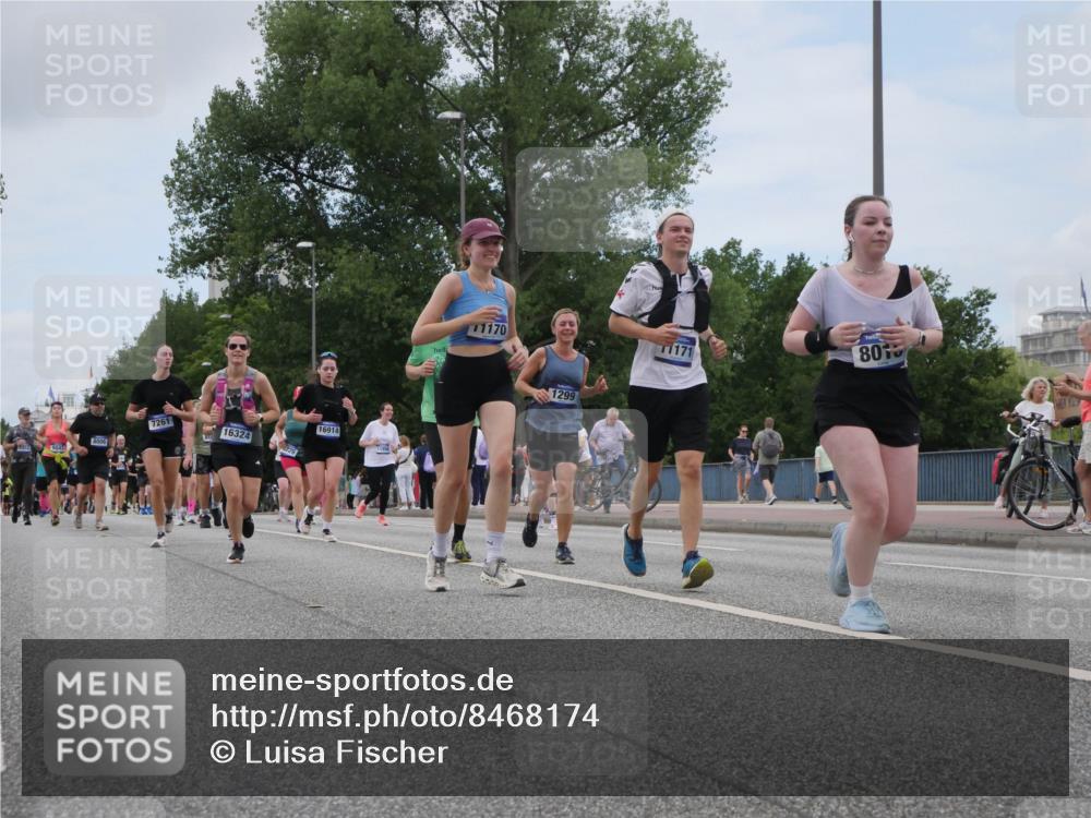 29.06.2025 - hella hamburg halbmarathon Luisa Fischer http://msf.ph/oto/8468174 29.06.2025 11:13:44 Kennedybrücke 8006, 7261, 16324, 726, 16914, 1170, 1299, 1171, 801, 1299, 1301, 2726, 3472, 4790, 7261, 7996, 8018, 8043, 9827 meine-sportfotos.de