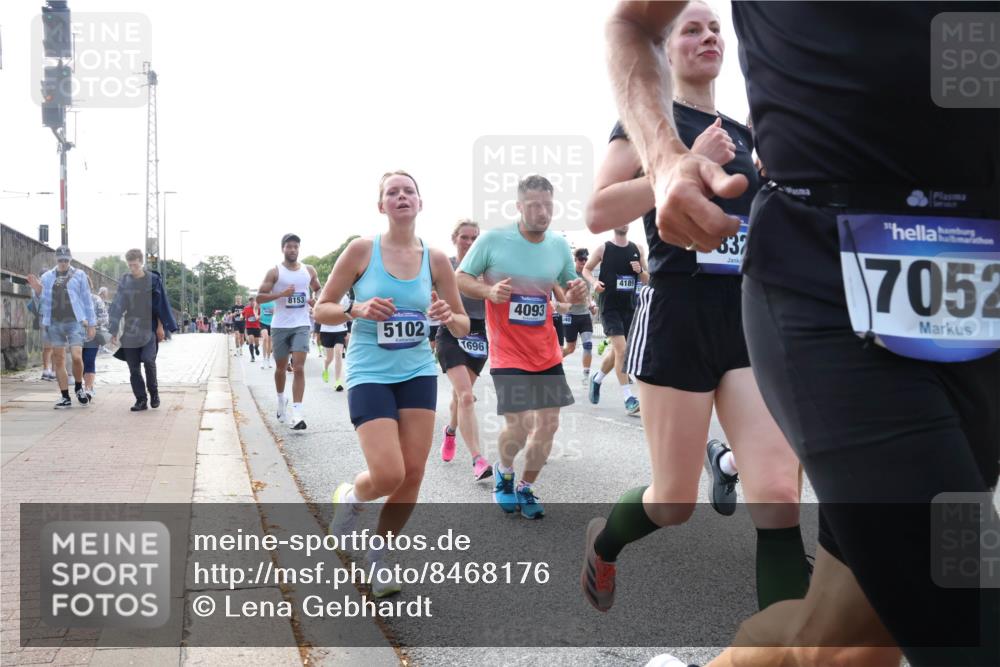 29.06.2025 - hella hamburg halbmarathon Lena Gebhardt http://msf.ph/oto/8468176 29.06.2025 09:55:21 Lombardsbrücke 8153, 5102, 1696, 4093, 4189, 837, 7052, 1120, 1151, 1200, 1683, 1696, 1706, 1884, 1976, 2207, 2274, 2287, 2411, 2592, 2596, 2706, 2708, 2718, 2816, 3087, 3208, 3209, 3213, 3258, 3435, 3747, 3985, 4088, 4093, 4121, 4189, 4832, 4847, 4890, 4938, 5102, 5399, 5421, 5459, 5638, 5705, 5708, 5915, 6027, 6054, 6158, 6290, 6389, 6421, 6532, 6662, 6836, 6923, 6938, 6991, 7052, 7312, 7659, 7908, 8371, 8437, 8487, 8693, 8889, 9031, 9093, 9159, 9476, 9661, 9869, 9931, 11333 meine-sportfotos.de