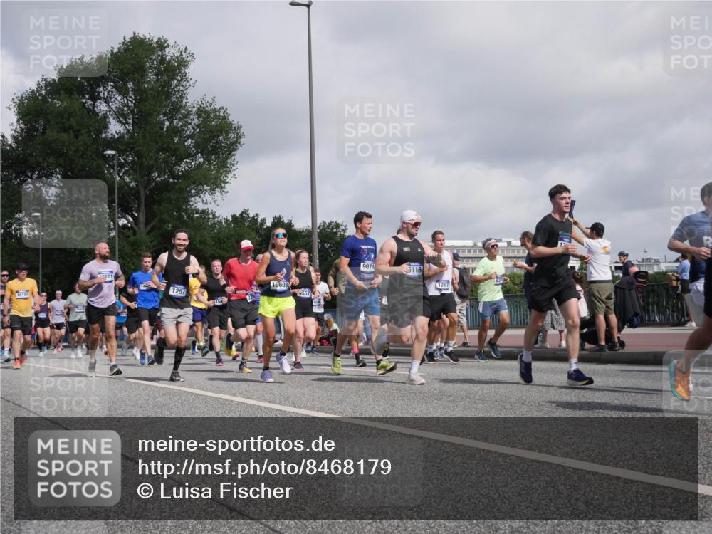 29.06.2025 - hella hamburg halbmarathon Luisa Fischer http://msf.ph/oto/8468179 29.06.2025 09:58:49 Kennedybrücke 18190, 201, 1257, 15, 10603, 557, 9074, 5116, 8273, 1267, 1143, 1257, 1267, 1452, 1507, 1592, 1976, 2250, 2260, 2504, 2818, 2884, 3060, 3399, 3543, 4557, 5116, 6115, 6134, 6168, 8273, 8390, 8668, 8821, 8989, 9074, 10408, 10603 meine-sportfotos.de