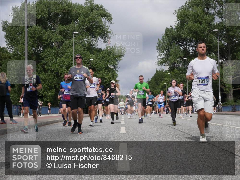 29.06.2025 - hella hamburg halbmarathon Luisa Fischer http://msf.ph/oto/8468215 29.06.2025 10:42:48 Kennedybrücke 13, 2574, 3745, 2571, 9446, 13519, 8457, 6321, 7053, 1232, 2893, 3353, 4855, 6321, 7053, 7125, 7501, 8367, 8457, 9708, 10001, 10516 meine-sportfotos.de