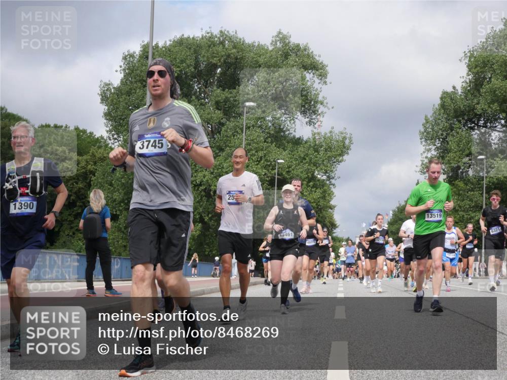 29.06.2025 - hella hamburg halbmarathon Luisa Fischer http://msf.ph/oto/8468269 29.06.2025 10:42:50 Kennedybrücke 1390, 3745, 25, 3461, 4609, 13519, 19104, 17536, 6321, 1232, 3353, 3727, 4855, 6321, 7053, 7125, 7501, 8457, 9455, 9708, 10001, 10516 meine-sportfotos.de