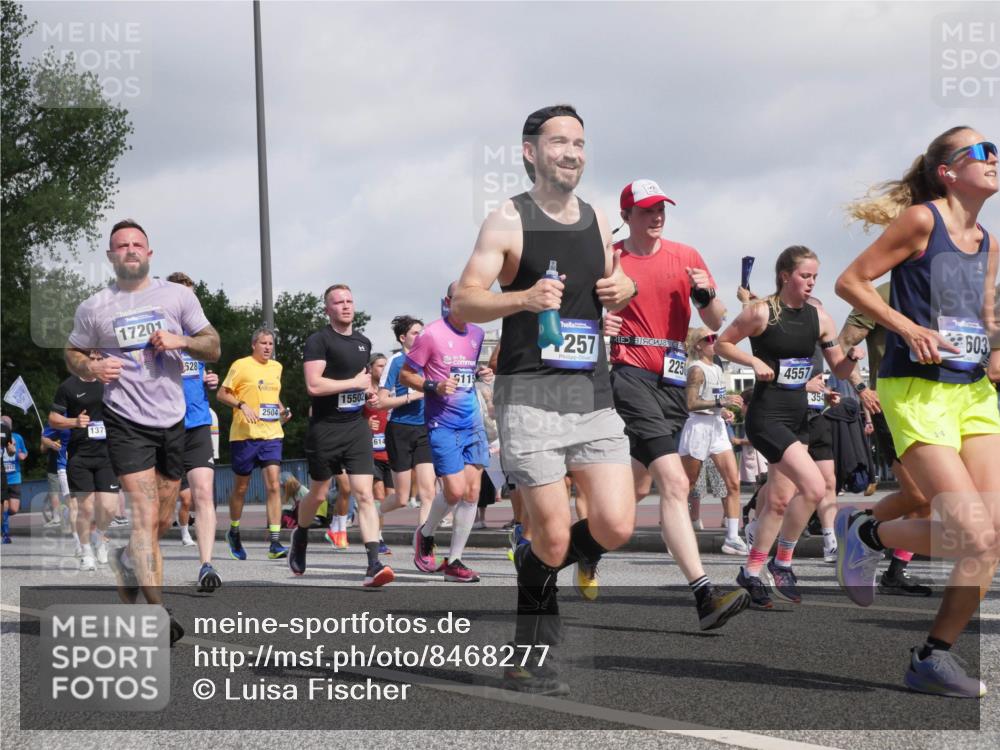 29.06.2025 - hella hamburg halbmarathon Luisa Fischer http://msf.ph/oto/8468277 29.06.2025 09:58:51 Kennedybrücke 137, 17201, 528, 2504, 15502, 115, 257, 2250, 4557, 614, 354, 603, 1061, 1257, 1267, 1452, 1507, 1592, 1976, 2250, 2504, 2818, 2884, 3543, 4557, 5116, 6115, 6168, 8273, 8668, 8989, 9074, 10408, 10603 meine-sportfotos.de