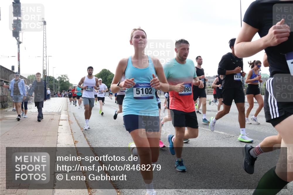 29.06.2025 - hella hamburg halbmarathon Lena Gebhardt http://msf.ph/oto/8468279 29.06.2025 09:55:22 Lombardsbrücke 8153, 5102, 093, 1232, 1120, 1151, 1200, 1683, 1696, 1706, 1884, 1976, 2207, 2274, 2287, 2411, 2592, 2706, 2708, 2718, 2816, 3087, 3208, 3209, 3213, 3258, 3435, 3747, 3985, 4088, 4093, 4121, 4189, 4847, 4890, 4938, 5102, 5399, 5421, 5459, 5638, 5705, 5708, 5915, 6027, 6054, 6158, 6290, 6389, 6421, 6532, 6662, 6691, 6836, 6923, 6938, 6991, 7052, 7312, 7659, 8371, 8437, 8487, 8693, 8889, 9031, 9093, 9159, 9476, 9661, 9869, 9931, 11333 meine-sportfotos.de