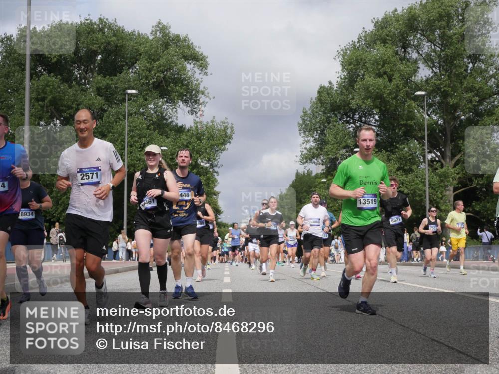 29.06.2025 - hella hamburg halbmarathon Luisa Fischer http://msf.ph/oto/8468296 29.06.2025 10:42:51 Kennedybrücke 2124, 4, 8934, 2571, 446, 609, 13060, 13519, 6321, 7501, 7125, 1232, 3353, 3727, 4855, 6321, 7053, 7125, 7501, 8457, 9455, 9708, 10516 meine-sportfotos.de