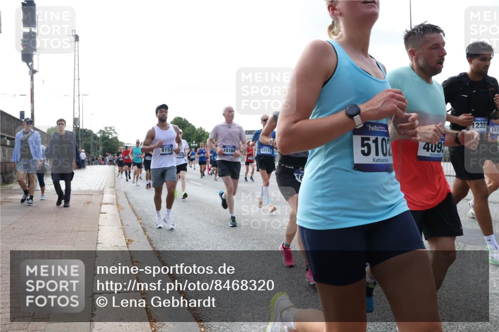 29.06.2025 - hella hamburg halbmarathon Lena Gebhardt http://msf.ph/oto/8468320 29.06.2025 09:55:22 Lombardsbrücke 1218, 8153, 10184, 1357, 12171, 510, 409, 12321, 151, 1120, 1151, 1200, 1683, 1696, 1706, 1884, 1976, 2207, 2274, 2287, 2411, 2592, 2706, 2708, 2718, 2816, 3087, 3208, 3209, 3213, 3258, 3435, 3747, 3985, 4088, 4093, 4121, 4189, 4847, 4890, 4938, 5102, 5399, 5421, 5459, 5638, 5705, 5708, 5915, 6027, 6054, 6158, 6290, 6389, 6421, 6532, 6662, 6691, 6836, 6923, 6938, 6991, 7052, 7312, 7659, 8371, 8437, 8487, 8693, 8889, 9031, 9093, 9159, 9476, 9661, 9869, 9931, 11333 meine-sportfotos.de