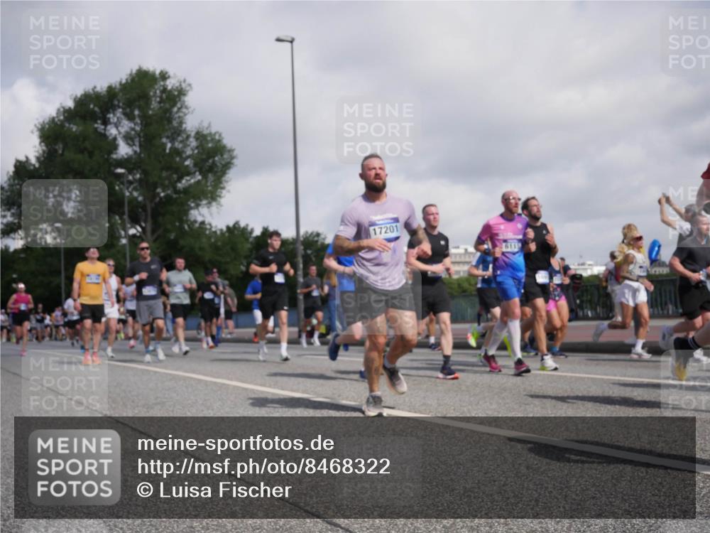 29.06.2025 - hella hamburg halbmarathon Luisa Fischer http://msf.ph/oto/8468322 29.06.2025 09:58:51 Kennedybrücke 61195, 17201, 1061, 1257, 1267, 1452, 1507, 1592, 1976, 2250, 2504, 2818, 2884, 3543, 4557, 5116, 6115, 6168, 8273, 8668, 8989, 9074, 10408, 10603 meine-sportfotos.de