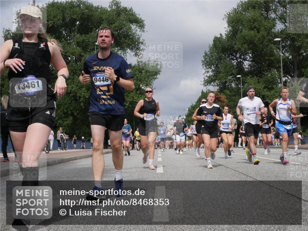 29.06.2025 - hella hamburg halbmarathon Luisa Fischer http://msf.ph/oto/8468353 29.06.2025 10:42:52 Kennedybrücke 13461, 9446, 4609, 12150, 15536, 13060, 17536, 104, 3353, 3727, 4659, 4855, 6321, 7053, 7125, 7501, 8457, 9455, 9708, 10516 meine-sportfotos.de