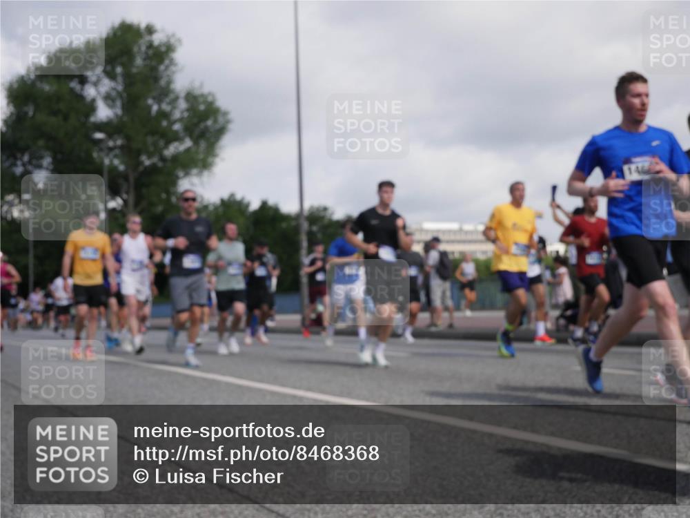 29.06.2025 - hella hamburg halbmarathon Luisa Fischer http://msf.ph/oto/8468368 29.06.2025 09:58:52 Kennedybrücke 1061, 1257, 1267, 1452, 1592, 1976, 2250, 2504, 2818, 2884, 3543, 4557, 5116, 5607, 6115, 6168, 8273, 8989, 9074, 10408, 10603 meine-sportfotos.de