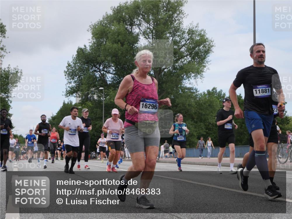 29.06.2025 - hella hamburg halbmarathon Luisa Fischer http://msf.ph/oto/8468383 29.06.2025 11:13:56 Kennedybrücke 2897, 6893, 16519, 16373, 14156, 6434, 16296, 6247, 17114, 11881, 23, 2897, 3634, 6247, 6434, 6893, 7352, 8006, 8008, 8043, 8523, 8740, 9300, 10073, 10523 meine-sportfotos.de