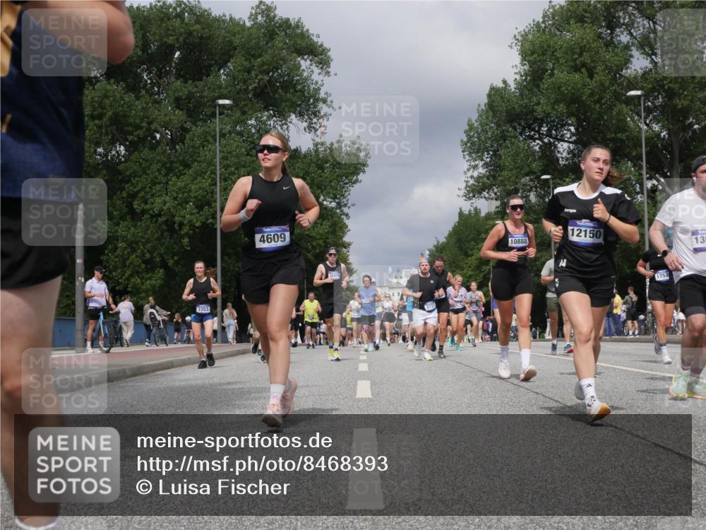 29.06.2025 - hella hamburg halbmarathon Luisa Fischer http://msf.ph/oto/8468393 29.06.2025 10:42:54 Kennedybrücke 3353, 4609, 4419, 3727, 10888, 14, 12150, 1753, 130, 3353, 3727, 4523, 4659, 4855, 6321, 6698, 7125, 7501, 8457, 9455, 10714 meine-sportfotos.de