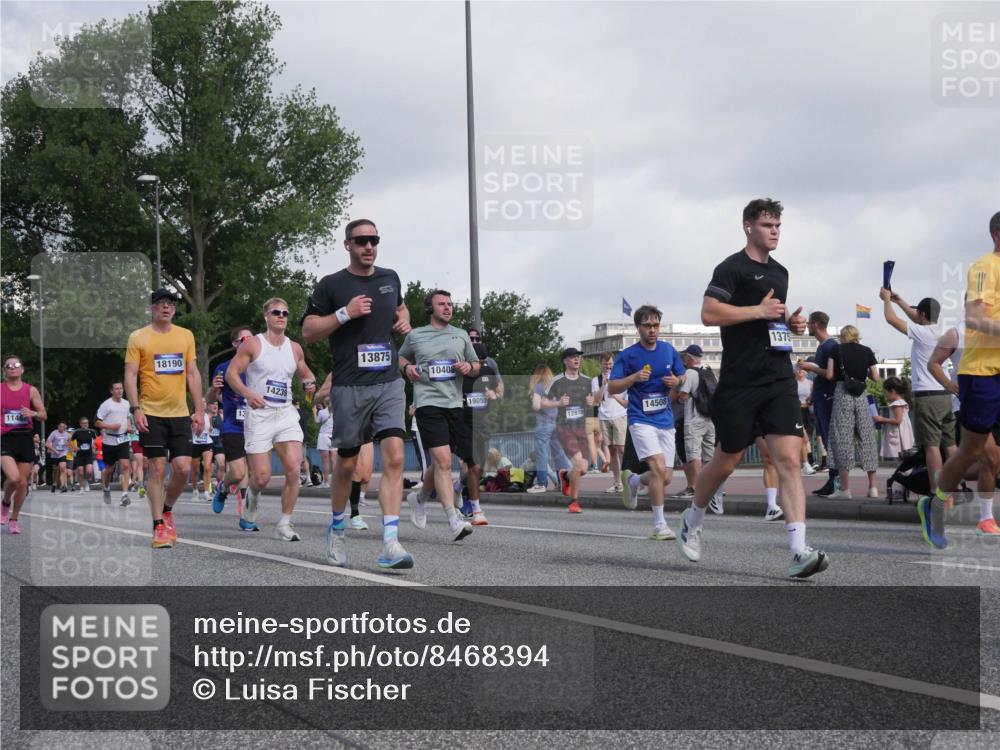 29.06.2025 - hella hamburg halbmarathon Luisa Fischer http://msf.ph/oto/8468394 29.06.2025 09:58:53 Kennedybrücke 1146, 18190, 14239, 13875, 10408, 19053, 14508, 1287, 137, 1061, 1257, 1267, 1452, 1592, 1976, 2250, 2504, 2818, 3543, 4557, 5607, 6115, 6168, 8273, 8989, 10408 meine-sportfotos.de