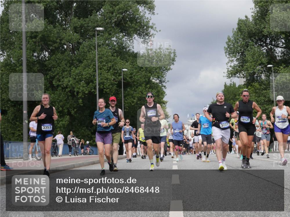 29.06.2025 - hella hamburg halbmarathon Luisa Fischer http://msf.ph/oto/8468448 29.06.2025 10:42:56 Kennedybrücke 3353, 8995, 5, 11419, 194, 17333, 4659, 3727, 19121, 14882, 9455, 3046, 3353, 3727, 4523, 4659, 4855, 6321, 6698, 6739, 7125, 7501, 9455, 10714 meine-sportfotos.de