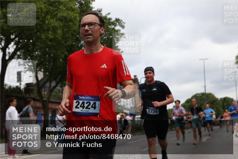 29.06.2025 - hella hamburg halbmarathon Yannick Fuchs http://msf.ph/oto/8468470 29.06.2025 10:57:29 20KM 1184, 1316, 1722, 1724, 1940, 1992, 2424, 3360, 4370, 5305, 5734, 6631, 7243, 7333, 8469, 8822, 9124, 9439, 9681, 9899, 10128, 10705, 10766, 10866, 11527, 11657, 11771, 12315, 12316, 12513, 13171, 13528, 13551, 14135, 14313, 14493, 15137, 15516, 15550, 16426, 16478, 16639, 16872, 17071, 17437, 17757, 17890, 17894, 18028, 18122, 18355, 18452 meine-sportfotos.de
