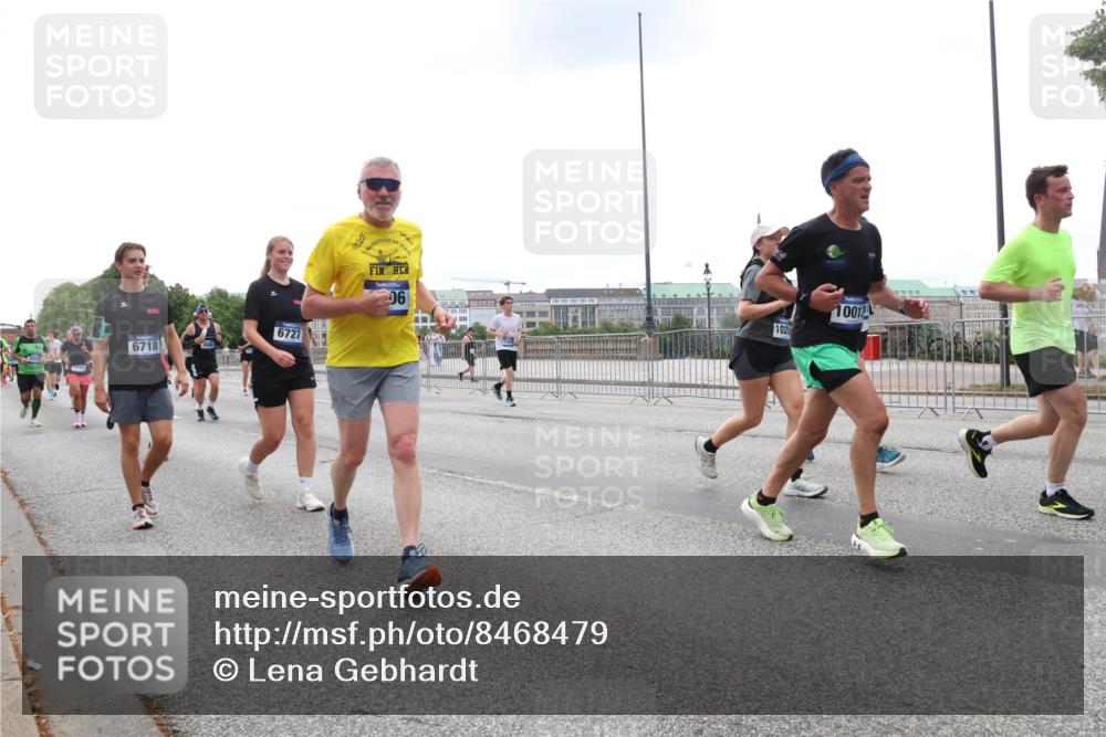 29.06.2025 - hella hamburg halbmarathon Lena Gebhardt http://msf.ph/oto/8468479 29.06.2025 10:32:45 Lombardsbrücke 6727, 06, 102, 10013, 7750, 6718, 1078, 1199, 1237, 1640, 1732, 2059, 2276, 2959, 3365, 3391, 3422, 3653, 3660, 3670, 3708, 3753, 4096, 4365, 4446, 4555, 4857, 5110, 5783, 5871, 5941, 6040, 6228, 6312, 6315, 6861, 7308, 7309, 7387, 7468, 7531, 7633, 7702, 7749, 7750, 7982, 8124, 8127, 8170, 8303, 8625, 8787, 8839, 8840, 8914, 8993, 9010, 9034, 9125, 9143, 9188, 9471, 9542, 9768, 10002, 10013, 10048, 10277, 11260, 11756, 12423, 12424, 14305 meine-sportfotos.de