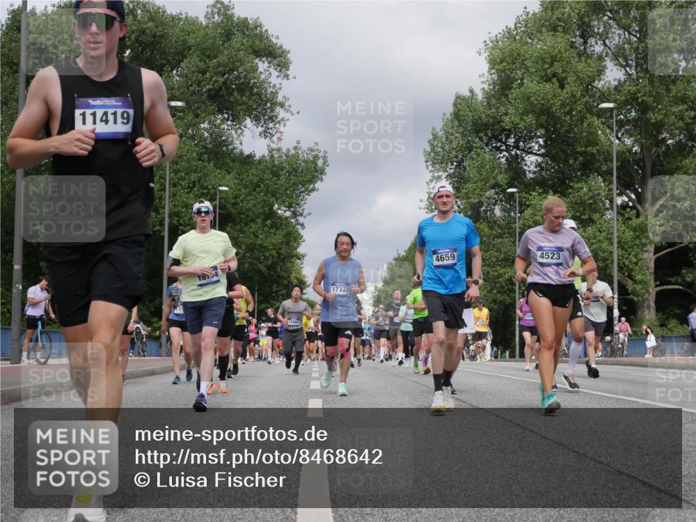 29.06.2025 - hella hamburg halbmarathon Luisa Fischer http://msf.ph/oto/8468642 29.06.2025 10:43:01 Kennedybrücke 11419, 15154, 12680, 17333, 4659, 4523, 11175, 1526, 1760, 2313, 3046, 3727, 4523, 4659, 6427, 6698, 6739, 9455, 9777, 10512, 10714 meine-sportfotos.de