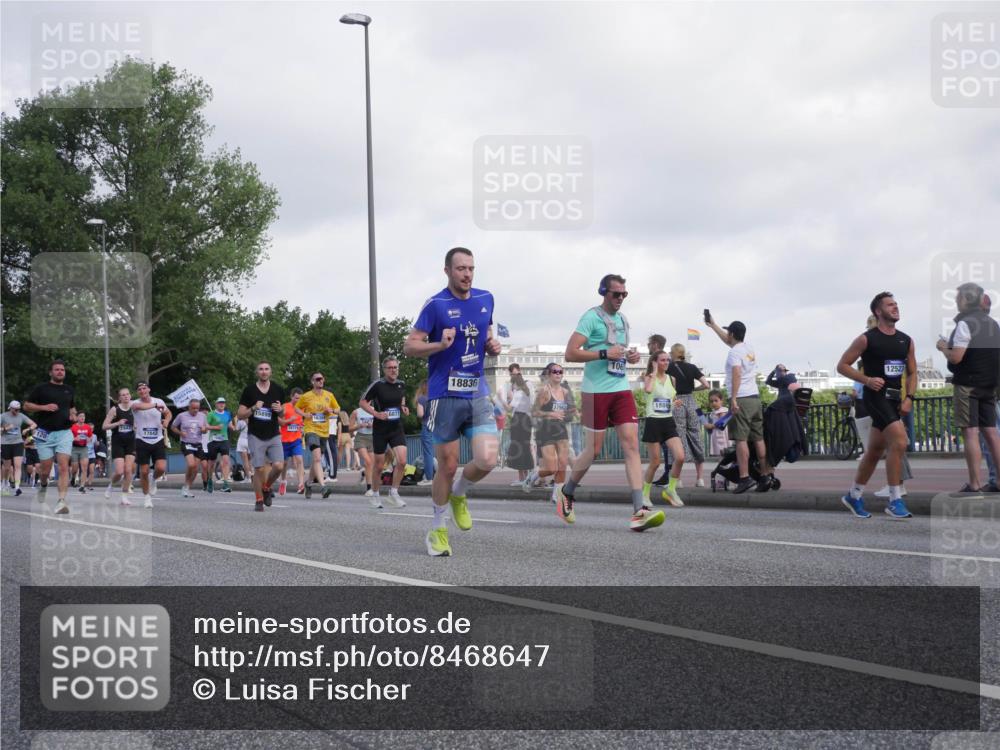 29.06.2025 - hella hamburg halbmarathon Luisa Fischer http://msf.ph/oto/8468647 29.06.2025 09:59:00 Kennedybrücke 7943, 17842, 15899, 18836, 17962, 106, 1886, 12523, 1061, 1120, 1452, 1502, 1592, 2953, 5600, 5607, 7178, 7583, 7943, 8989 meine-sportfotos.de