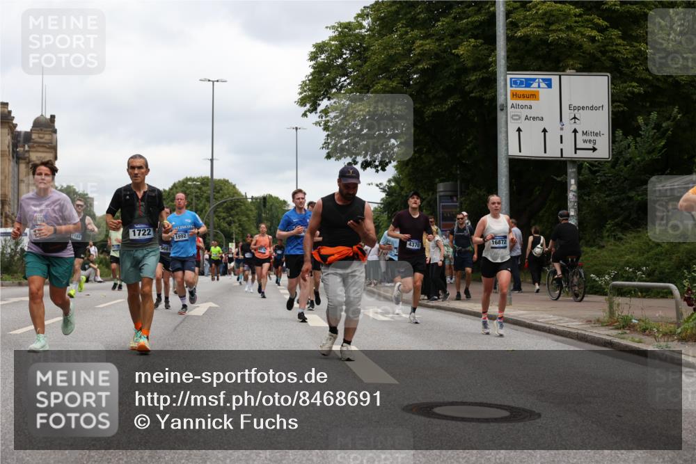 29.06.2025 - hella hamburg halbmarathon Yannick Fuchs http://msf.ph/oto/8468691 29.06.2025 10:57:30 20KM 1184, 1316, 1722, 1724, 1940, 1992, 2424, 3360, 4370, 5305, 5384, 5734, 6631, 7243, 7333, 8469, 8822, 9124, 9439, 9681, 10128, 10705, 10766, 10866, 11527, 11657, 11771, 12315, 12316, 12513, 13171, 13528, 13551, 14135, 14313, 14493, 15137, 15516, 15550, 16426, 16478, 16639, 16872, 17071, 17437, 17757, 17894, 18028, 18122, 18355 meine-sportfotos.de