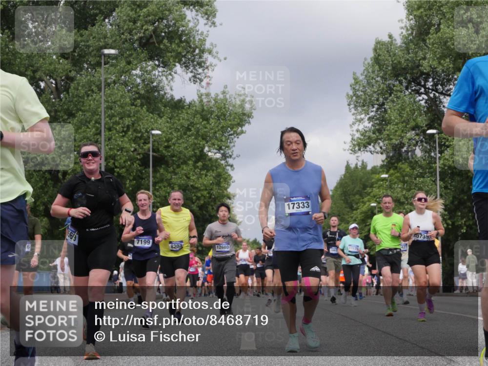 29.06.2025 - hella hamburg halbmarathon Luisa Fischer http://msf.ph/oto/8468719 29.06.2025 10:43:02 Kennedybrücke 569, 7199, 8203, 12680, 17333, 11175, 5739, 1760, 2313, 3046, 3727, 4523, 4659, 6427, 6698, 6739, 7045, 9455, 9777, 10441, 10512, 10714 meine-sportfotos.de