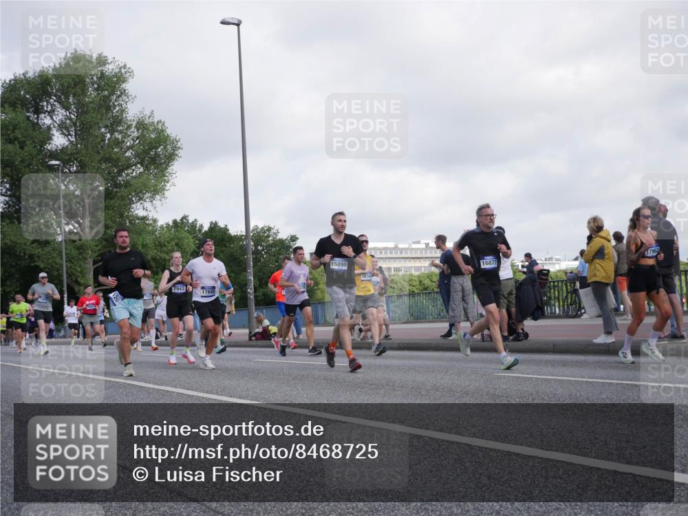 29.06.2025 - hella hamburg halbmarathon Luisa Fischer http://msf.ph/oto/8468725 29.06.2025 09:59:02 Kennedybrücke 7943, 17842, 15899, 16369, 16877, 560, 17962, 1061, 1120, 1452, 1499, 1502, 2953, 5600, 5607, 7178, 7583, 7943, 9793 meine-sportfotos.de