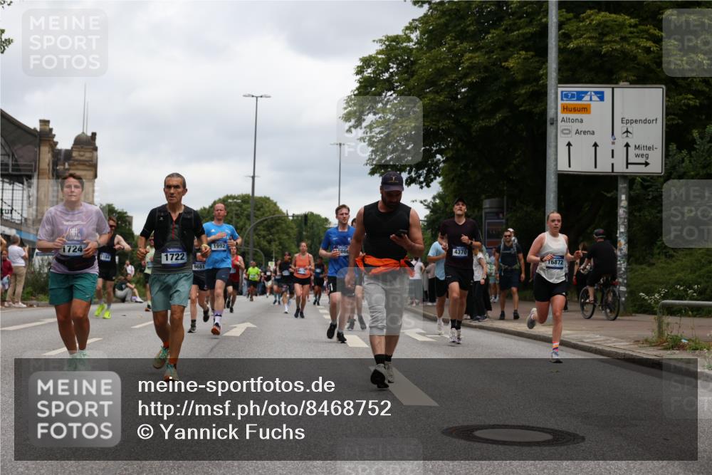 29.06.2025 - hella hamburg halbmarathon Yannick Fuchs http://msf.ph/oto/8468752 29.06.2025 10:57:30 20KM 1184, 1316, 1722, 1724, 1940, 1992, 2424, 3360, 4370, 5305, 5384, 5734, 6631, 7243, 7333, 8469, 8822, 9124, 9439, 9681, 10128, 10705, 10766, 10866, 11527, 11657, 11771, 12315, 12316, 12513, 13171, 13528, 13551, 14135, 14313, 14493, 15137, 15516, 15550, 16426, 16478, 16639, 16872, 17071, 17437, 17757, 17894, 18028, 18122, 18355 meine-sportfotos.de
