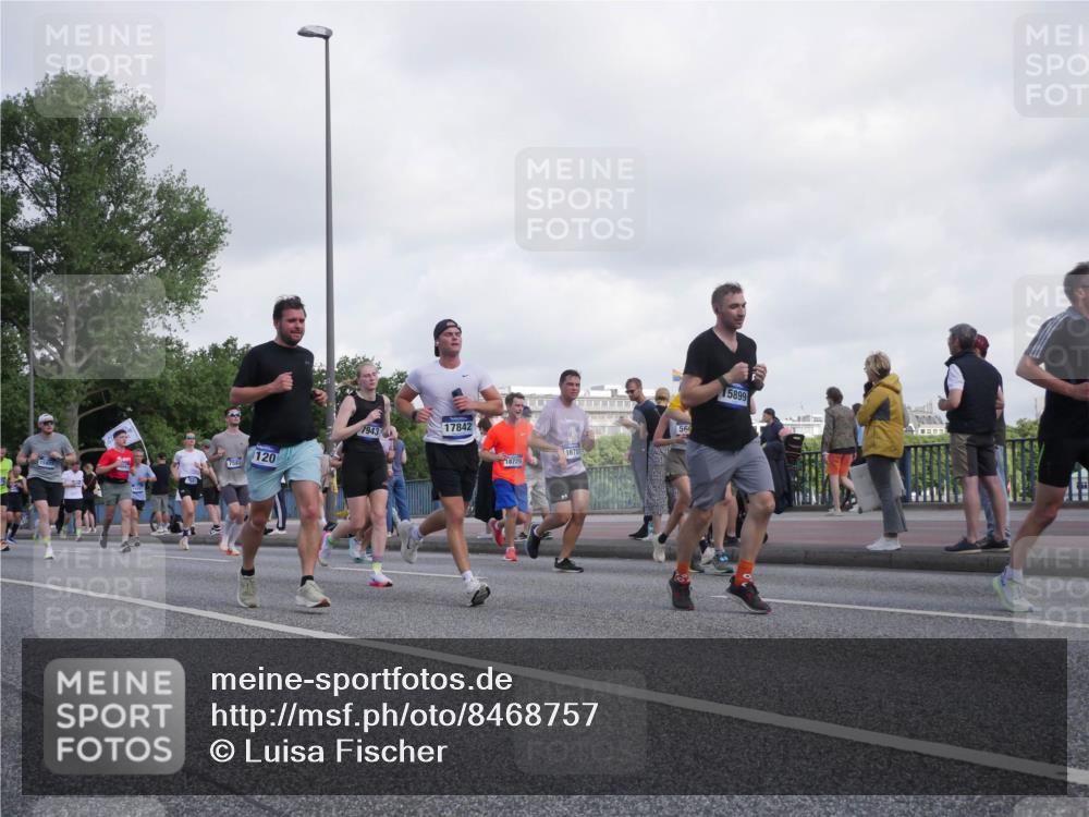 29.06.2025 - hella hamburg halbmarathon Luisa Fischer http://msf.ph/oto/8468757 29.06.2025 09:59:03 Kennedybrücke 120, 7583, 17842, 1943, 18729, 16780, 560, 5899, 1061, 1120, 1499, 1502, 2953, 5600, 5607, 5978, 7178, 7583, 7943, 9793 meine-sportfotos.de