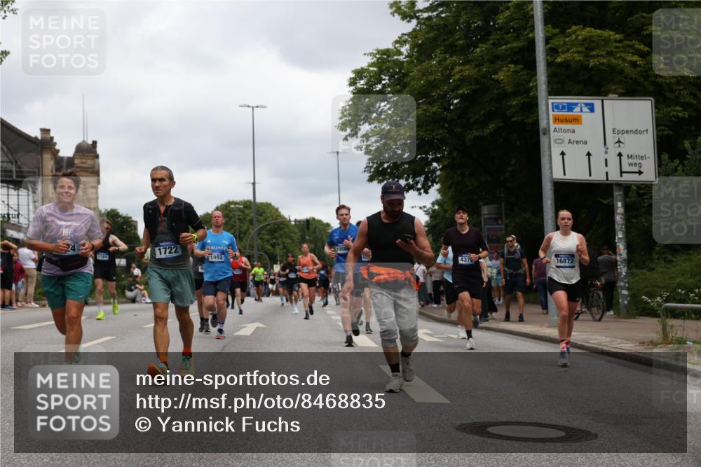 29.06.2025 - hella hamburg halbmarathon Yannick Fuchs http://msf.ph/oto/8468835 29.06.2025 10:57:30 20KM 1184, 1316, 1722, 1724, 1940, 1992, 2424, 3360, 4370, 5305, 5384, 5734, 6631, 7243, 7333, 8469, 8822, 9124, 9439, 9681, 10128, 10705, 10766, 10866, 11527, 11657, 11771, 12315, 12316, 12513, 13171, 13528, 13551, 14135, 14313, 14493, 15137, 15516, 15550, 16426, 16478, 16639, 16872, 17071, 17437, 17757, 17894, 18028, 18122, 18355 meine-sportfotos.de