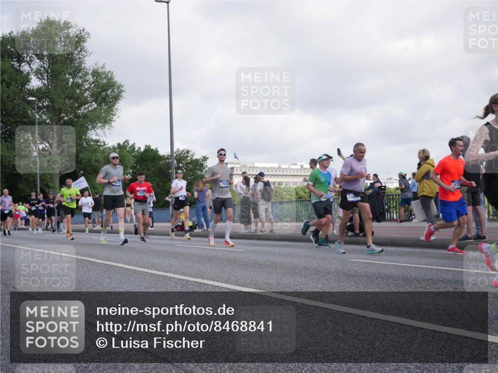 29.06.2025 - hella hamburg halbmarathon Luisa Fischer http://msf.ph/oto/8468841 29.06.2025 09:59:05 Kennedybrücke 5829, 1909, 7583, 18729, 1120, 1499, 1502, 2953, 4077, 4711, 5600, 5607, 5978, 7178, 7583, 7943, 9695, 9793 meine-sportfotos.de