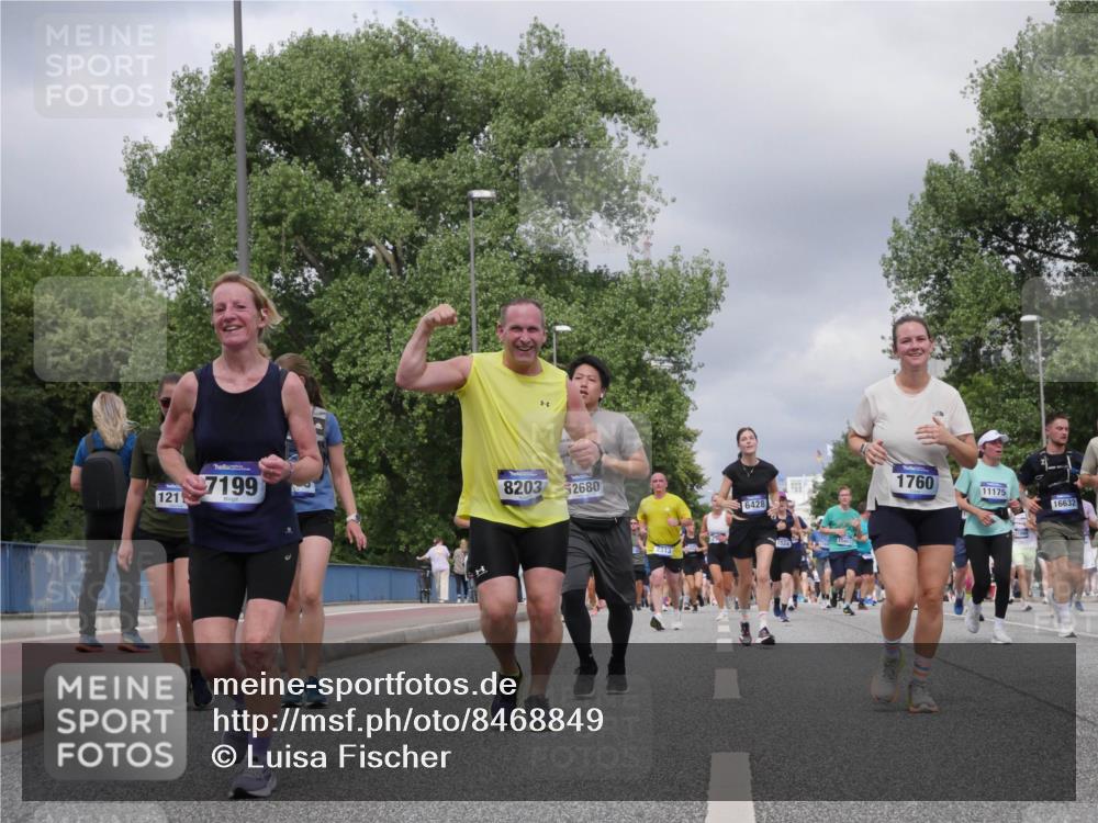 29.06.2025 - hella hamburg halbmarathon Luisa Fischer http://msf.ph/oto/8468849 29.06.2025 10:43:06 Kennedybrücke 121, 7199, 8203, 2680, 2313, 6428, 1760, 11175, 16632, 1760, 2313, 2976, 3046, 3882, 4173, 4523, 4752, 6427, 6698, 6739, 7045, 7524, 9698, 9777, 10441, 10512, 10714 meine-sportfotos.de