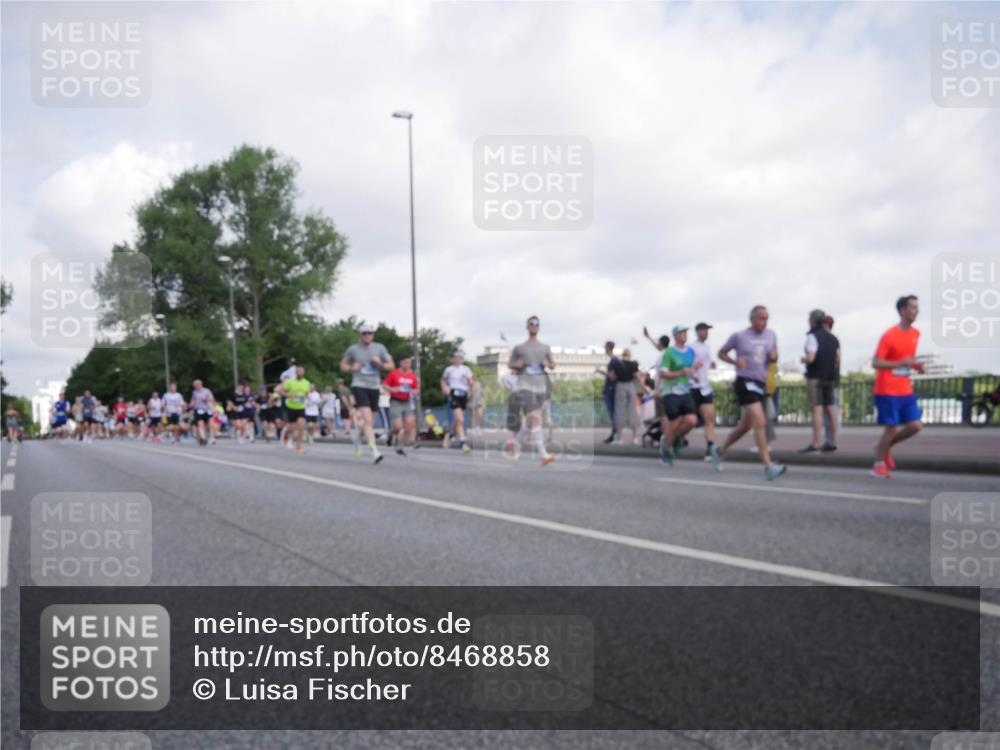 29.06.2025 - hella hamburg halbmarathon Luisa Fischer http://msf.ph/oto/8468858 29.06.2025 09:59:05 Kennedybrücke 1120, 1499, 1502, 2953, 4077, 4711, 5600, 5607, 5978, 7178, 7583, 7943, 9695, 9793 meine-sportfotos.de