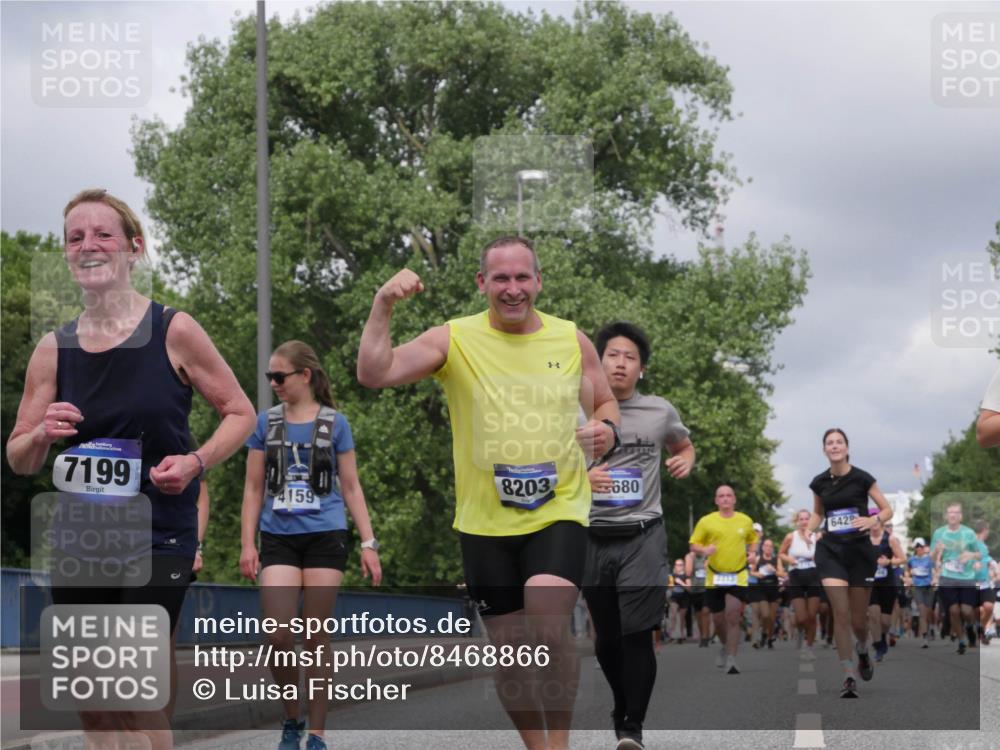 29.06.2025 - hella hamburg halbmarathon Luisa Fischer http://msf.ph/oto/8468866 29.06.2025 10:43:06 Kennedybrücke 7199, 4159, 8203, 680, 2313, 642, 1760, 2313, 2976, 3046, 3882, 4173, 4523, 4752, 6427, 6698, 6739, 7045, 7524, 9698, 9777, 10441, 10512, 10714 meine-sportfotos.de